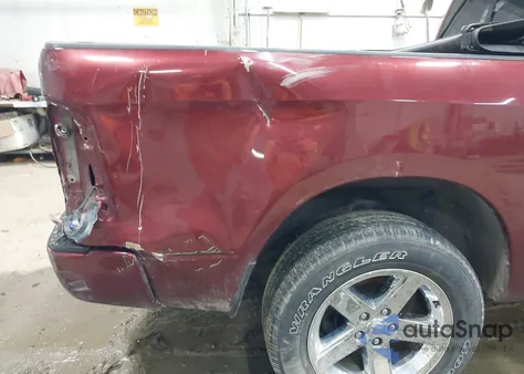 2016 Ram 1500 Express z USA, uszkodzony, nr VIN 3C6JR7AT2GG228557